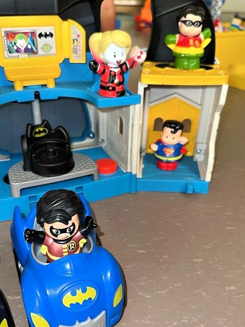 Little People Batman Playset with Vehicles - Picture 4 of 4